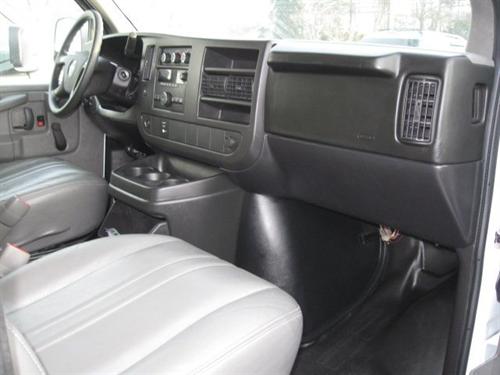 Chevrolet Express 2010 photo 1