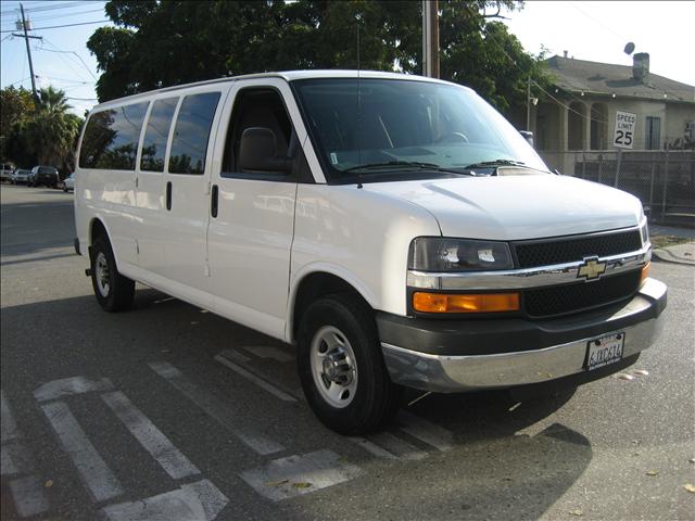 Chevrolet Express 2010 photo 1