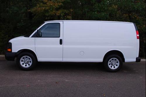 Chevrolet Express 2010 photo 1