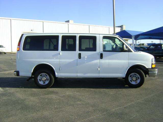 Chevrolet Express 2010 photo 3