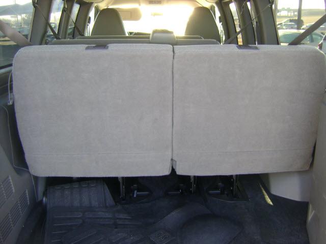 Chevrolet Express 2010 photo 2