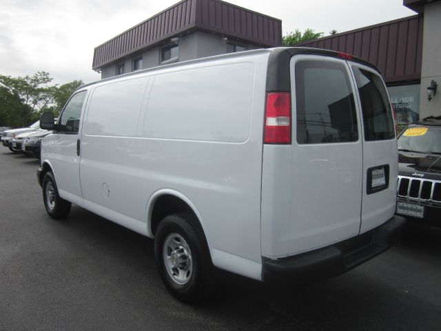Chevrolet Express 2010 photo 6