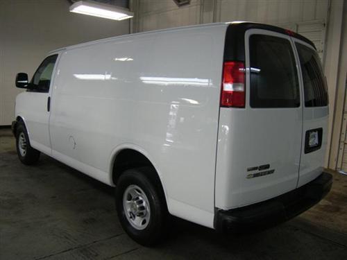 Chevrolet Express 2010 photo 2