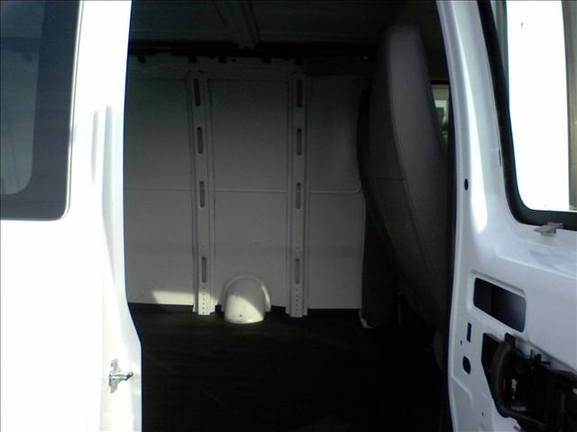Chevrolet Express 2010 photo 4