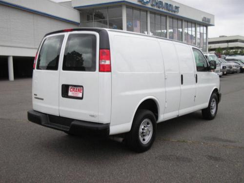 Chevrolet Express 2010 photo 2