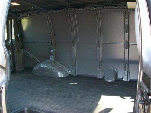 Chevrolet Express 2010 photo 2