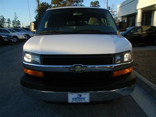 Chevrolet Express 2010 photo 3