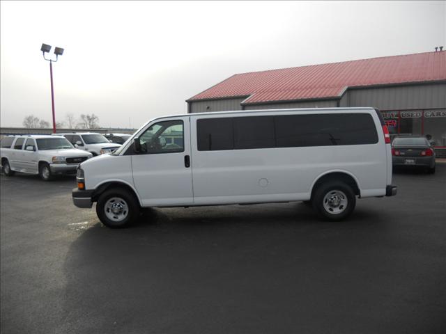 Chevrolet Express 2010 photo 1