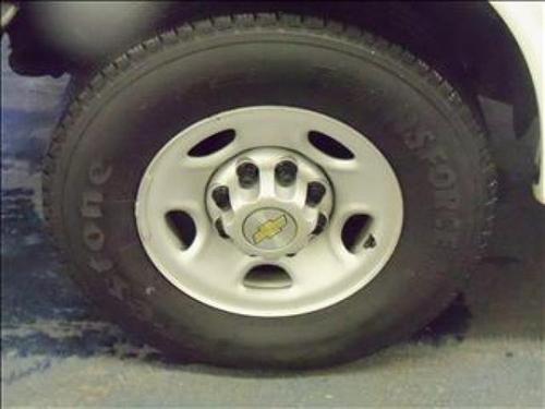 Chevrolet Express 2010 photo 2