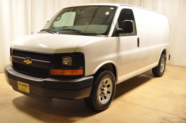 Chevrolet Express 4WD 4-door Tech/entertainment Pkg Passenger Van
