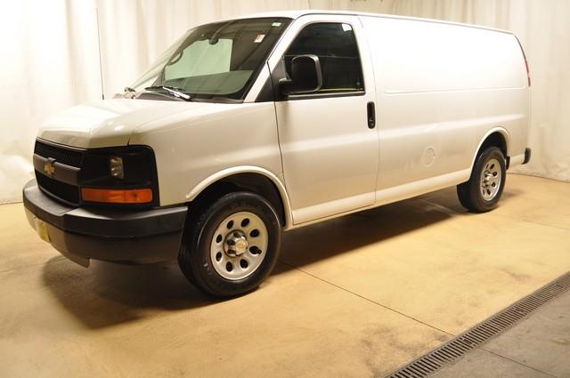 Chevrolet Express 2010 photo 1