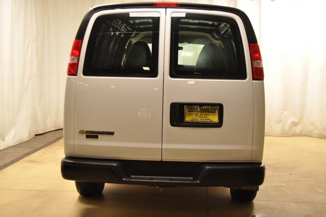 Chevrolet Express 2010 photo 5