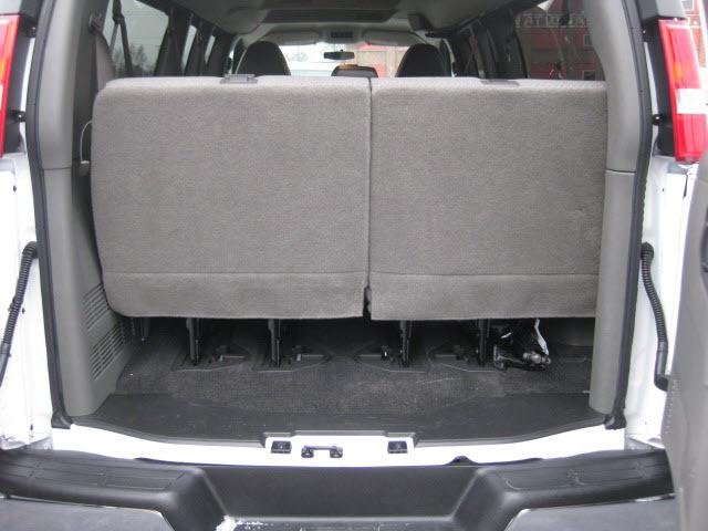 Chevrolet Express 2010 photo 3