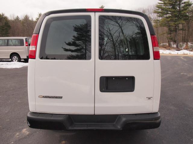Chevrolet Express 2010 photo 1