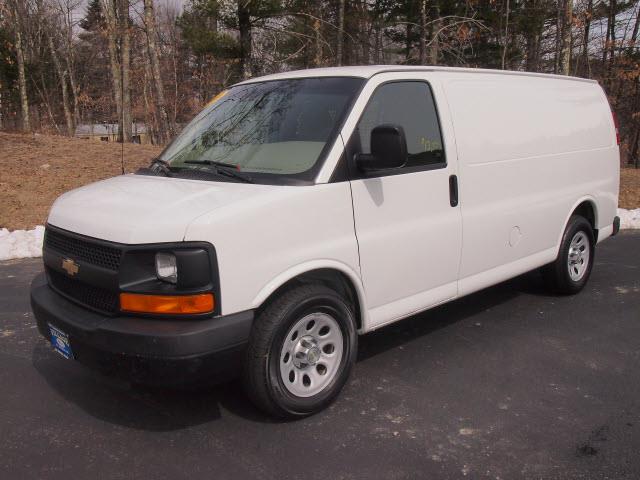Chevrolet Express 2010 photo 2