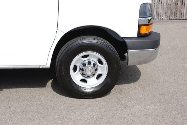 Chevrolet Express 2010 photo 1