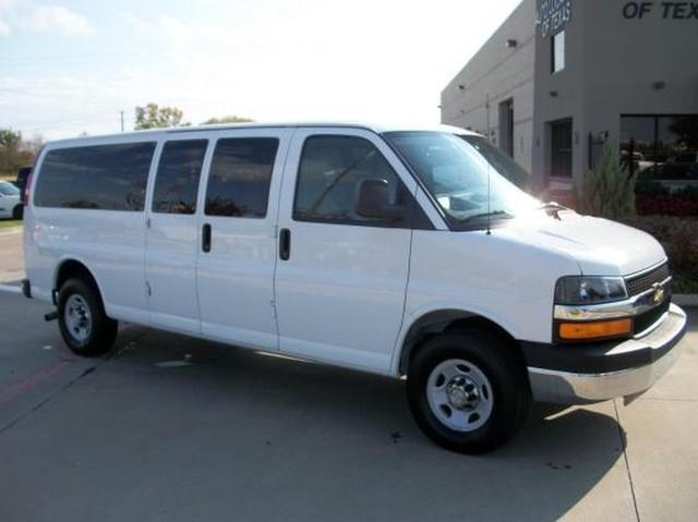 Chevrolet Express 2010 photo 3