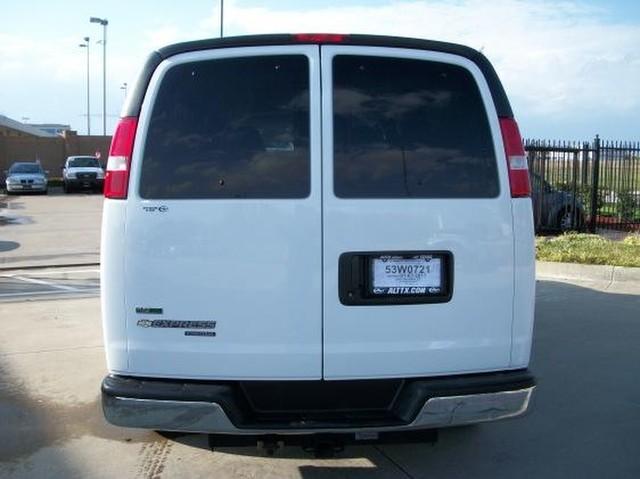 Chevrolet Express 2010 photo 5