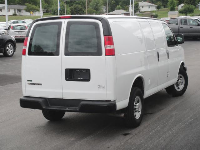 Chevrolet Express 2010 photo 3