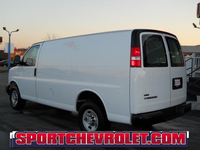Chevrolet Express 2010 photo 1