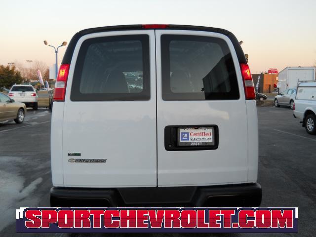 Chevrolet Express 2010 photo 3