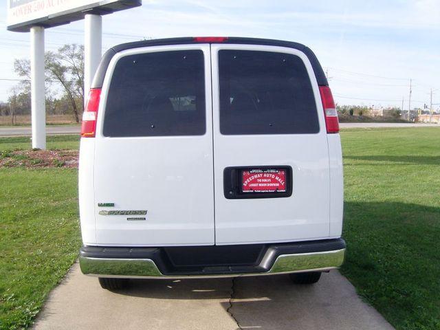 Chevrolet Express 2010 photo 3