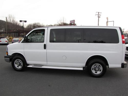 Chevrolet Express 2010 photo 2