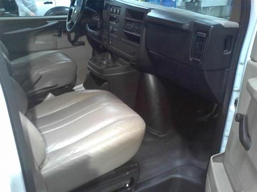 Chevrolet Express 2010 photo 3