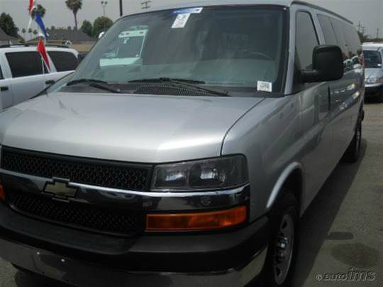 Chevrolet Express 2010 photo 2