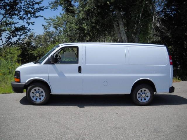 Chevrolet Express 2010 photo 2
