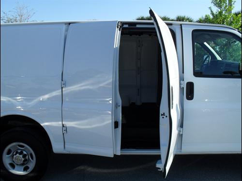 Chevrolet Express 2010 photo 1