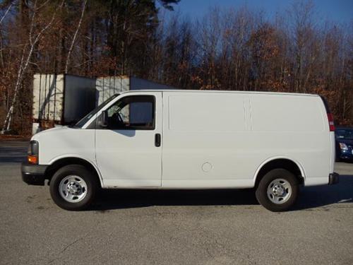 Chevrolet Express 2010 photo 2