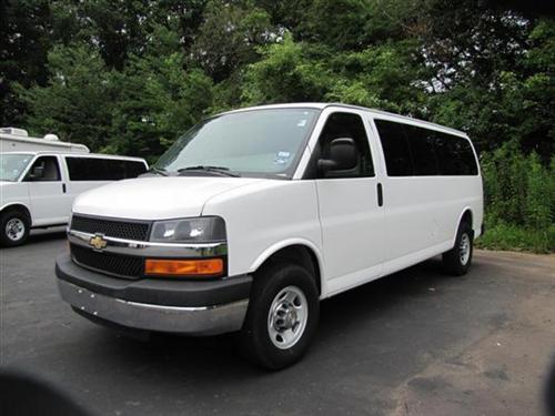 Chevrolet Express 2010 photo 2