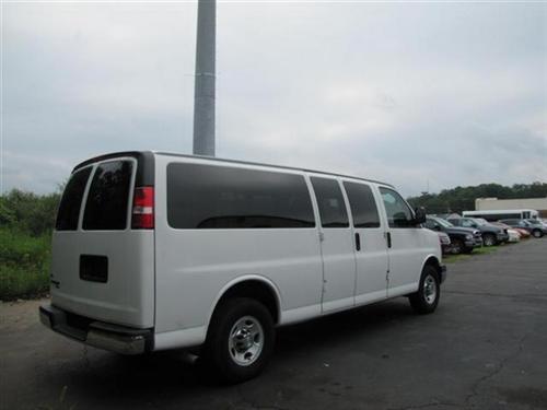 Chevrolet Express 2010 photo 3