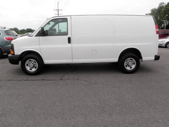 Chevrolet Express 2010 photo 1