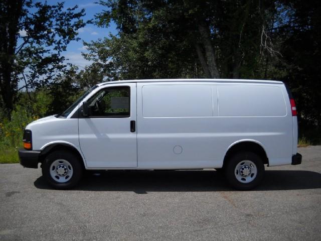 Chevrolet Express 2010 photo 2