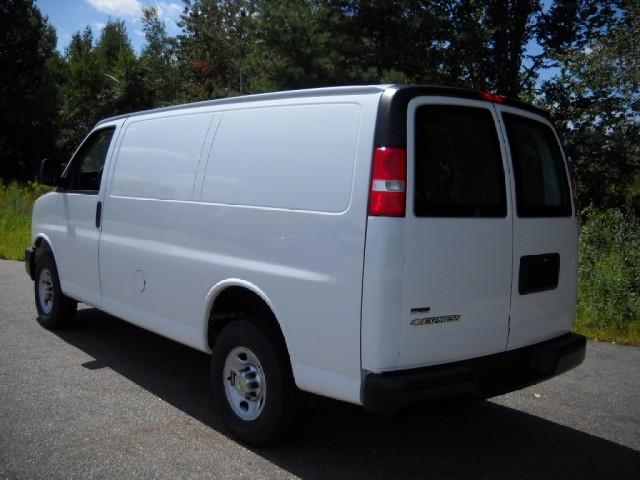 Chevrolet Express 2010 photo 3