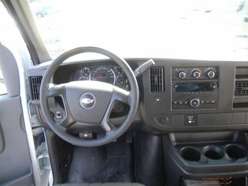 Chevrolet Express 2010 photo 1
