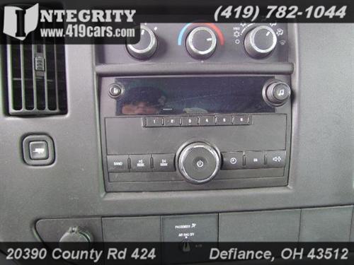 Chevrolet Express 2010 photo 2