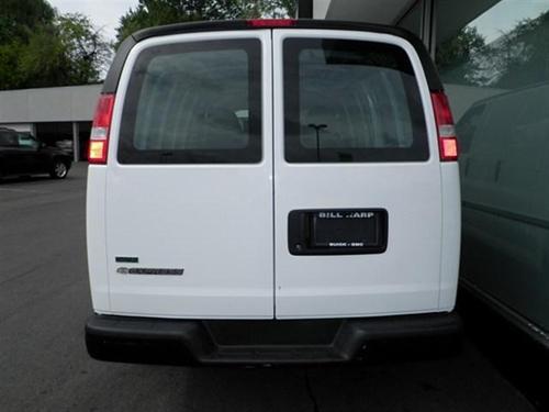 Chevrolet Express 2010 photo 2