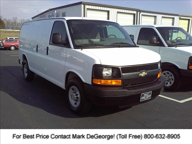 Chevrolet Express Leather / Sunroof Passenger Van