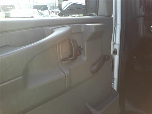 Chevrolet Express 2010 photo 4