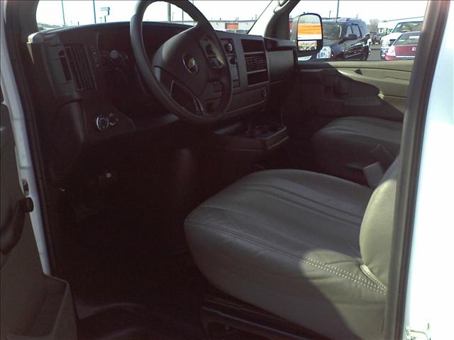 Chevrolet Express 2010 photo 5