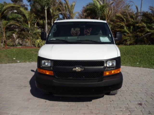 Chevrolet Express 2010 photo 1