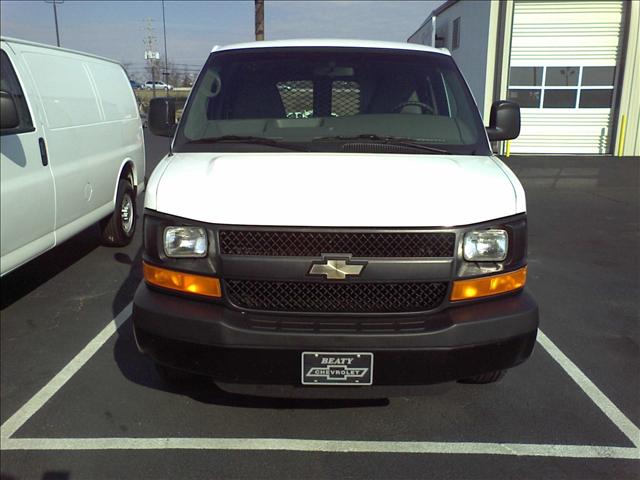 Chevrolet Express 2010 photo 1