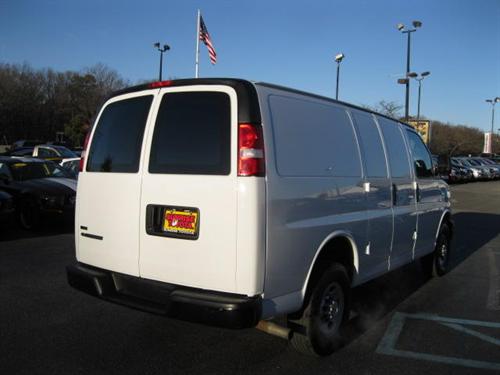 Chevrolet Express 2010 photo 2