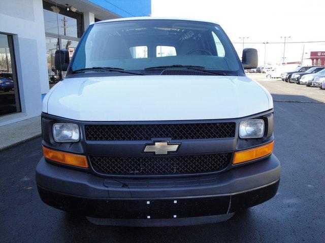 Chevrolet Express 2010 photo 3