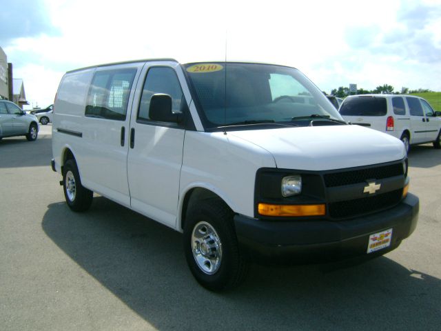 Chevrolet Express 2010 photo 3