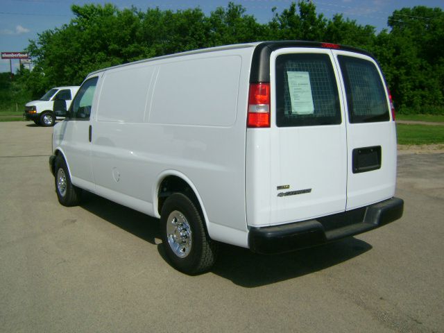 Chevrolet Express 2010 photo 4