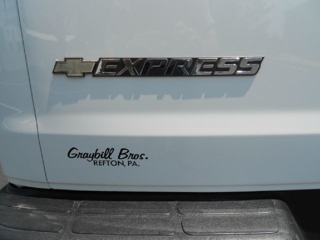 Chevrolet Express 2010 photo 19